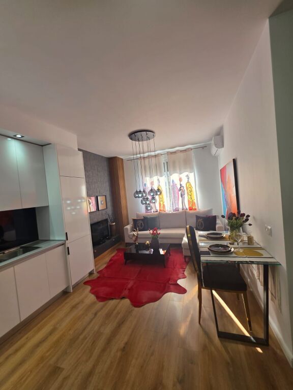Appartamento 1+1 in vendita  Indirizzo: Mozaiku Tirana  6° piano  Arredato  Superficie 63 m2  Prezzo: 169.000 €