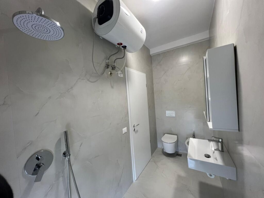Vile moderne me qera , Residenca Aba
