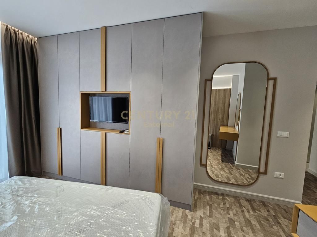 Luxury Apartment 2+1+2 for Sale in Lake View