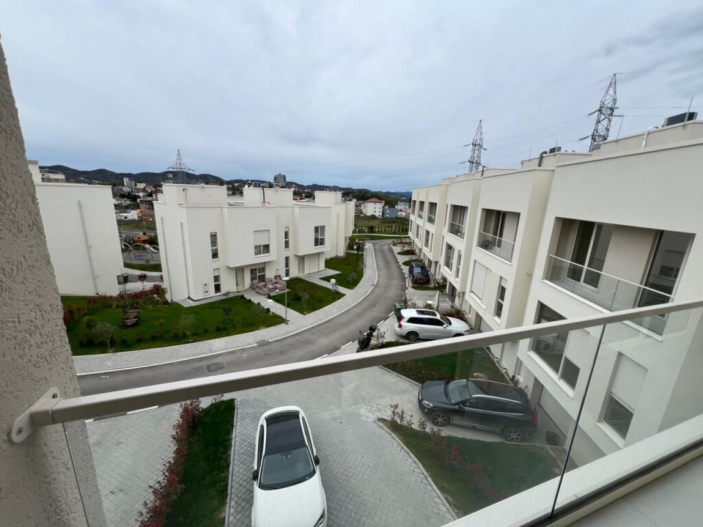 Vile moderne me qera , Residenca Aba