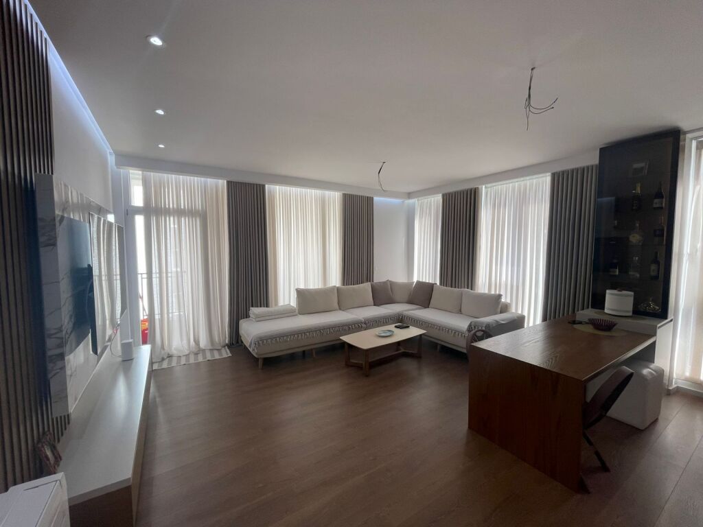 Apartment 3+1+2 for sale at Bulevardi i Ri