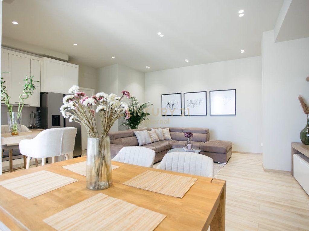 Appartamento 2+1 in Affitto a Park Gate, Via Elasanit 1.500 € /Mese