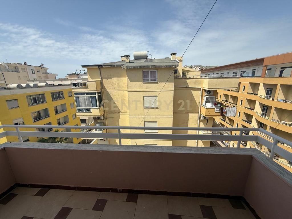 Appartamento 2+1 in vendita a Pelikan, sesto piano, con vista mare