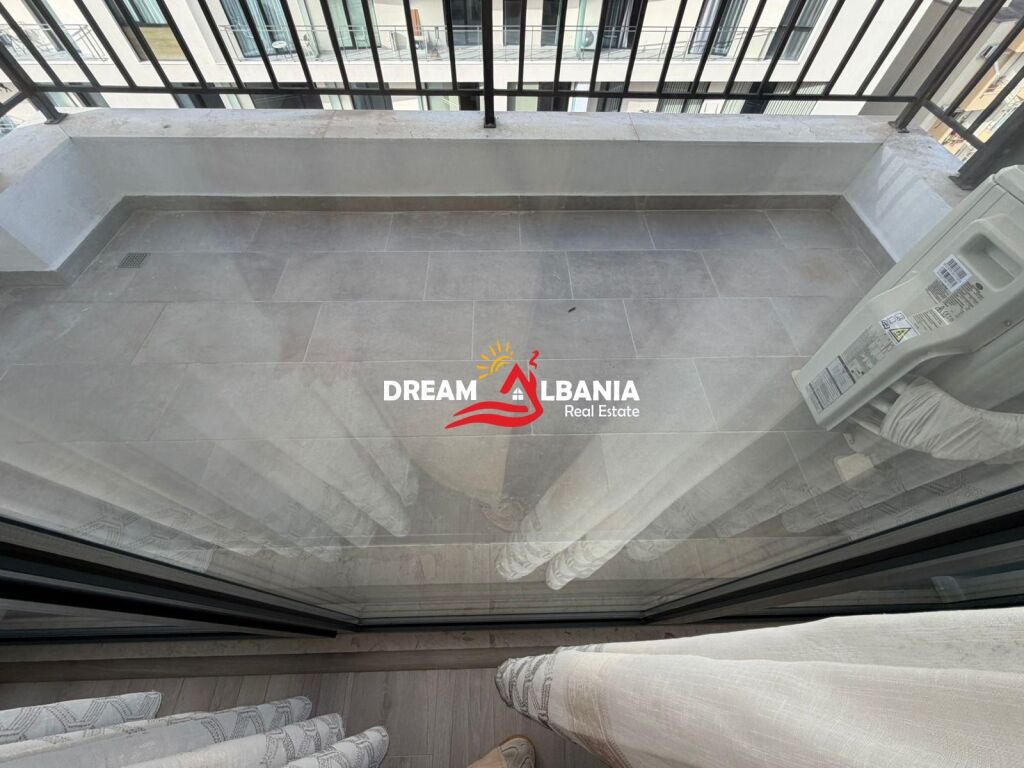 Shitet super apartament 2+1+2+post parkimi i perfshire ne Rrugen e Durresit prane Colosseo (ID 41212211)
