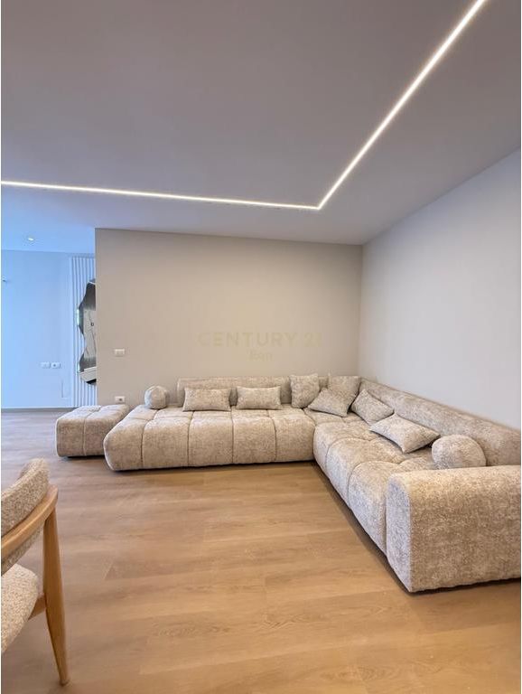 Appartamento di lusso in vendita a Golem – a soli 30 metri dal mare!