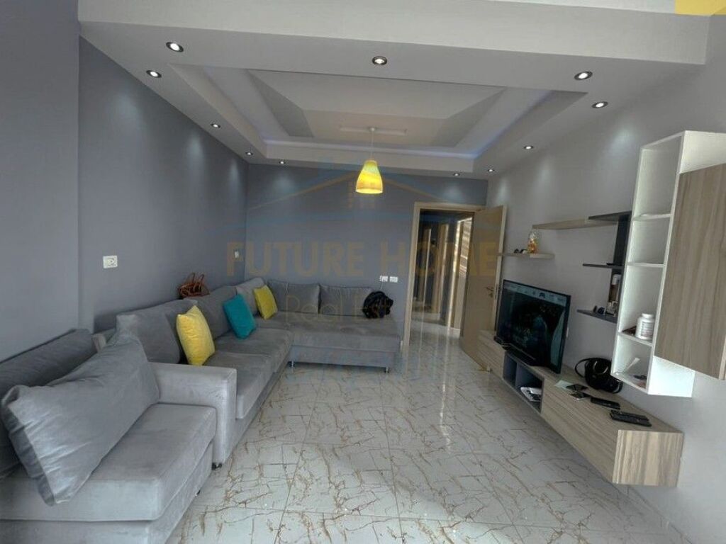 Shitet, Apartament 2+1+Verande, Fresk, Tirane.