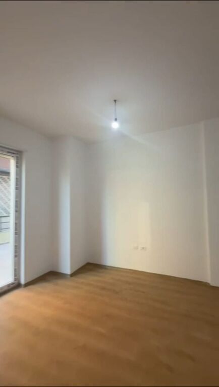 APPARTAMENTO 1+1+VERANDA IN VENDITA A KODRA E DIELLIT