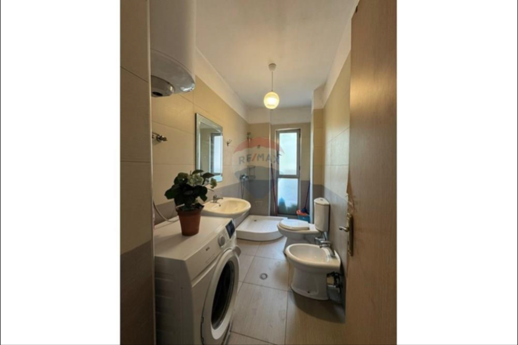 Appartamento in affitto 2+1 a Komuna e Parisit