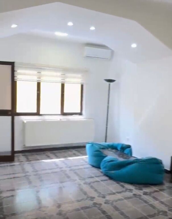 Apartament 3+1 me qira per zyra prane Spitalit Gjerman
