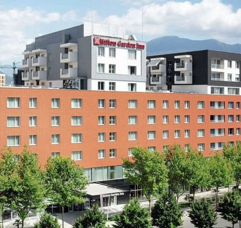 ZYRE ME QIRA TE HILTON, PRANE DELIJORGJIT!