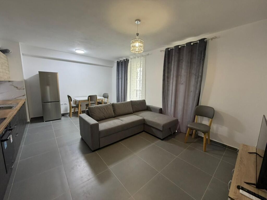 🏡Appartamenti 3+1 In affitto 📍 5 maggio 💸Prezzo 65000 leke