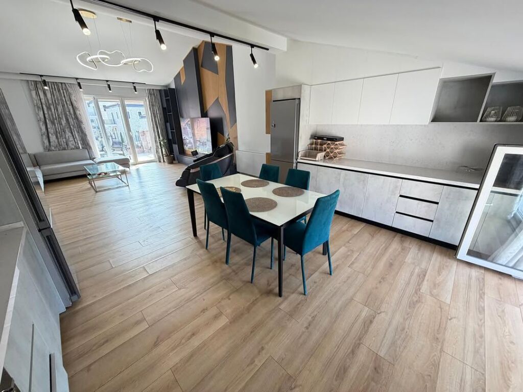 PENTHOUSE 3+1 CON PARCHEGGIO IN AFFITTO NELL'AREA TEG