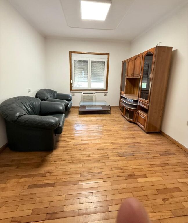 🏢 Appartamento 3+1 in Affitto – Centro, vicino a Caffè Flora