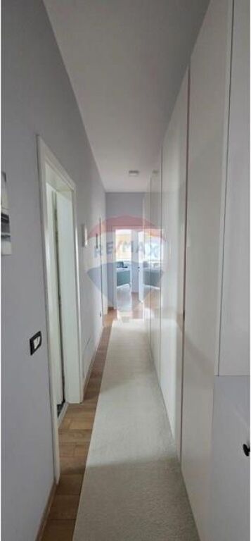 Jepet me qira apartament 2+1+2 tek Kopshti Botanik