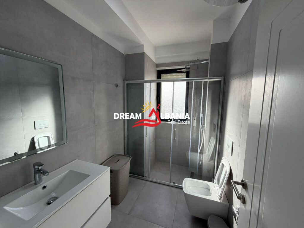 Shitet super apartament 2+1+2+post parkimi i perfshire ne Rrugen e Durresit prane Colosseo (ID 41212211)