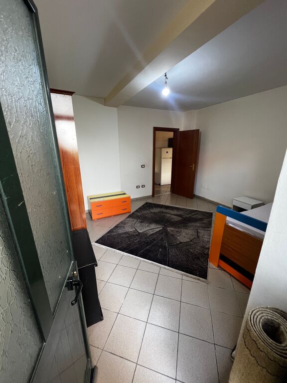 Via Mihal Grameno Ingresso 2+1 in Affitto. 40.000 Lek