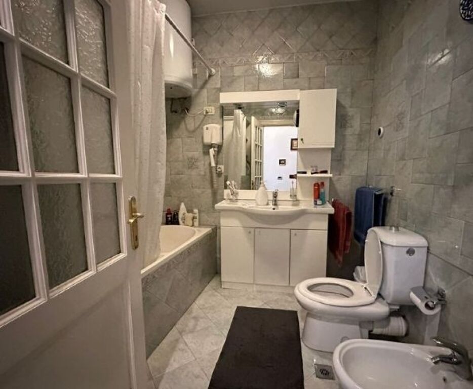 Apartament 2+1 Per Qira