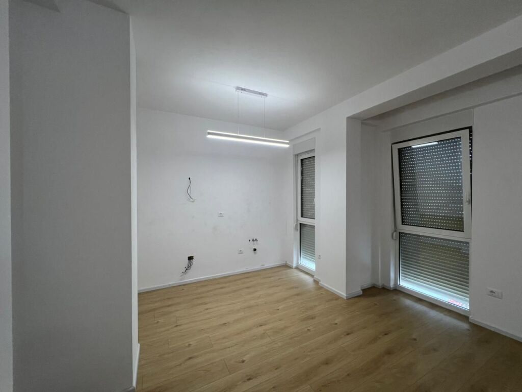 Vile moderne me qera , Residenca Aba