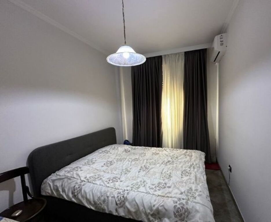 Apartament 2+1 Per Qira