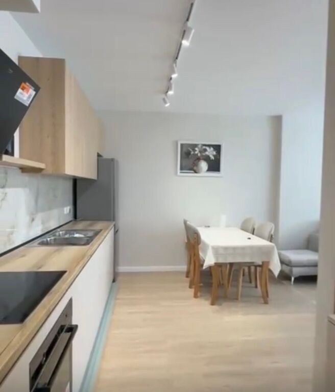 Appartamento 1+1 in affitto a Kontakti vicino a 21 Dhjetori!