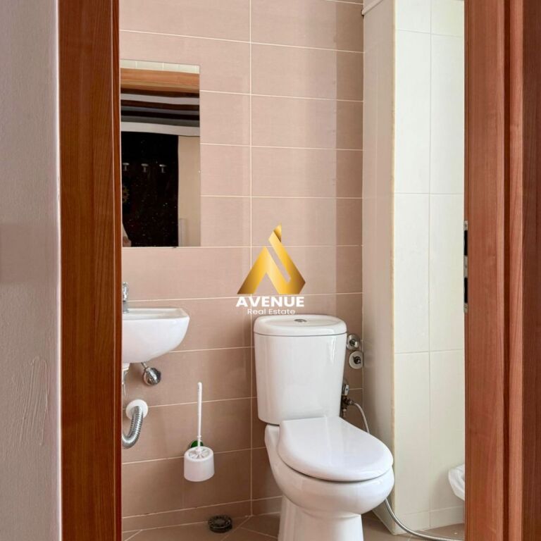🏡 Jepet me qera triplex – Sauk, pranë Rezidencës “Porta e Gjelbër”