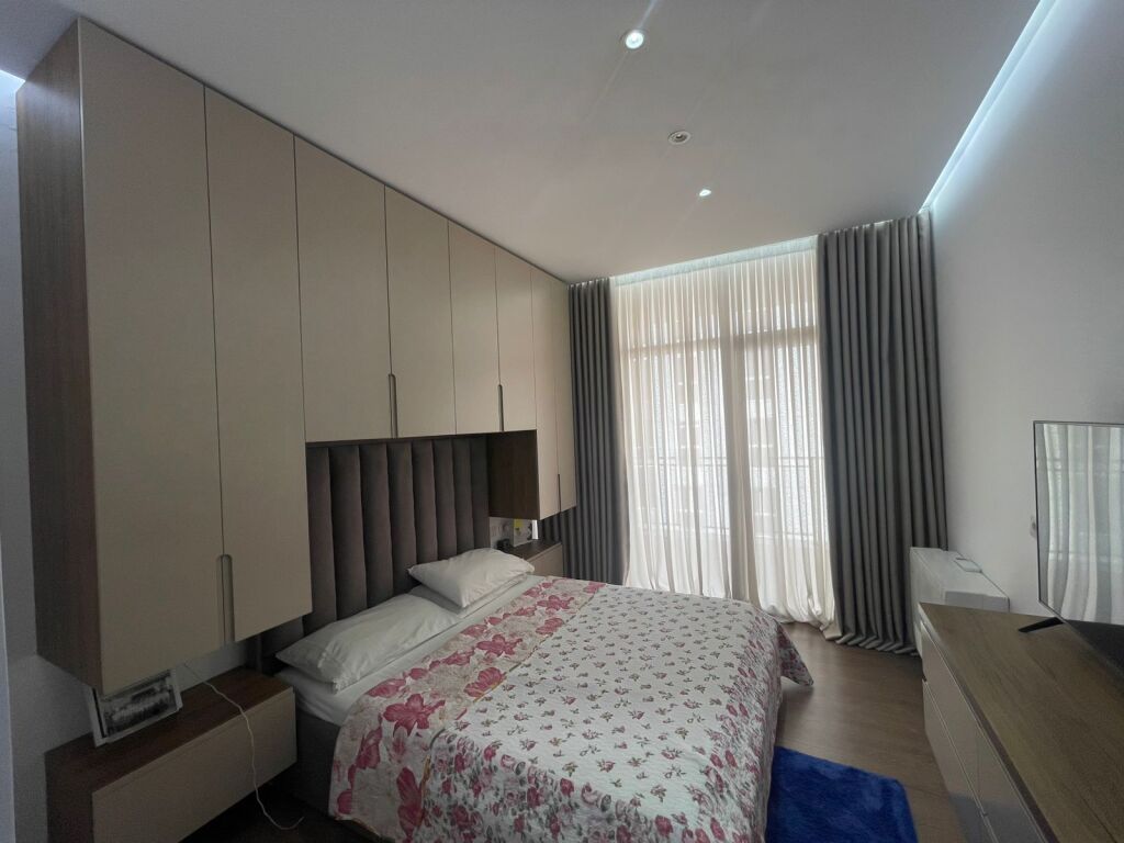 Apartment 3+1+2 for sale at Bulevardi i Ri