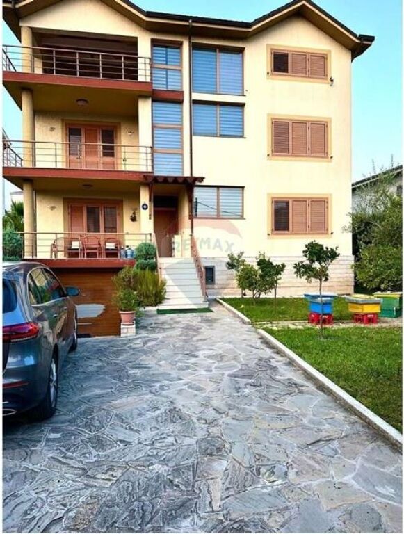 Villa - In Vendita - Istituto, Kamëz(ID: 530491004-173)