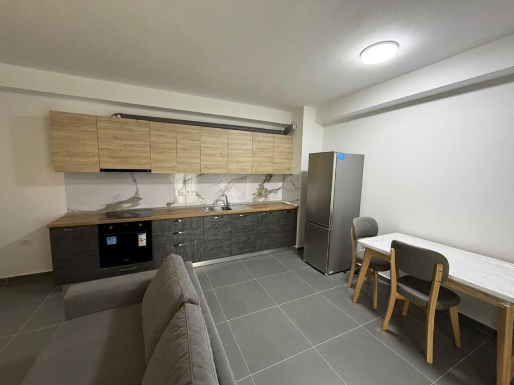 🏡Appartamenti 3+1 In affitto 📍 5 maggio 💸Prezzo 65000 leke