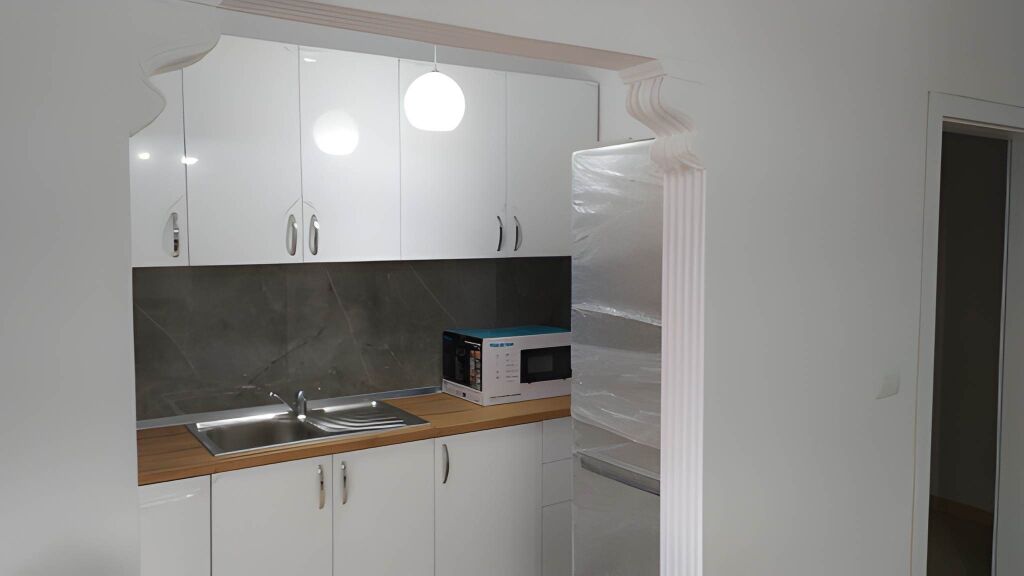 Disponojme Apartament 1+1 me qira – Oxhaku - kati i 3!