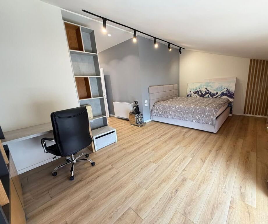 🌿 Attico in Affitto – Secret Garden Residence, vicino a TEG