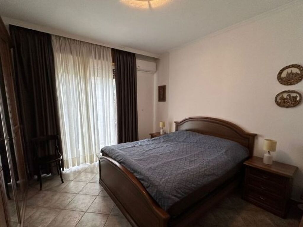 Apartament 2+1 Per Qira