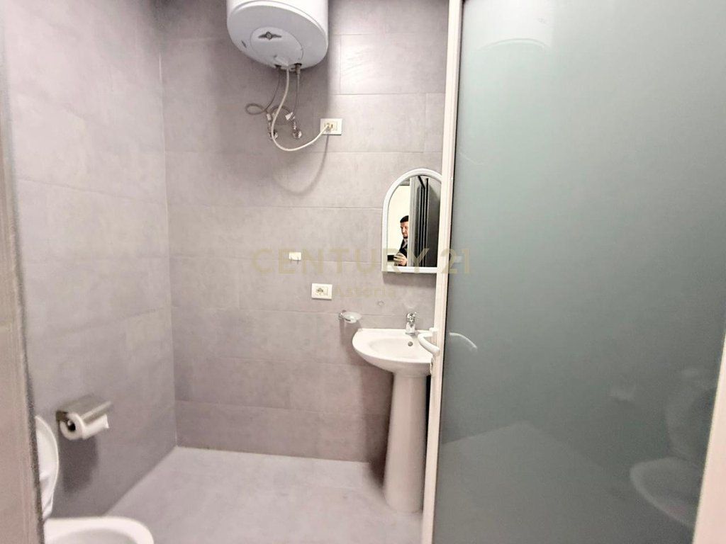 SHITET APARTAMENT 2+1+2 TE ISH TREGU ELEKTRIKE, IT'S OK BAR