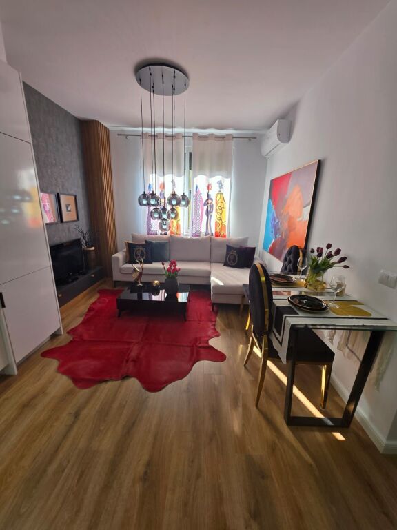 Appartamento 1+1 in vendita  Indirizzo: Mozaiku Tirana  6° piano  Arredato  Superficie 63 m2  Prezzo: 169.000 €