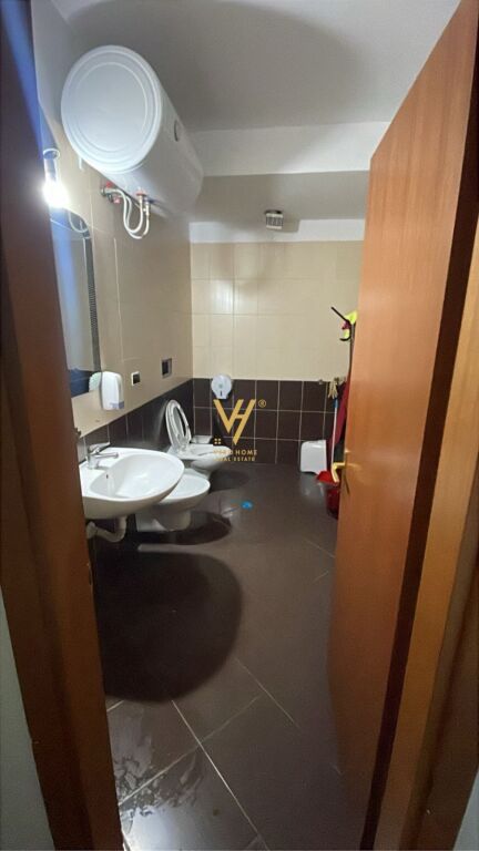 OFFICE 300 M2 FOR RENT AT SELVIA, HALILI COMPLEX 2,800 EURO