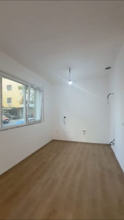 APPARTAMENTO 1+1+VERANDA IN VENDITA A KODRA E DIELLIT