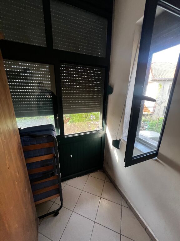 Via Mihal Grameno Ingresso 2+1 in Affitto. 40.000 Lek