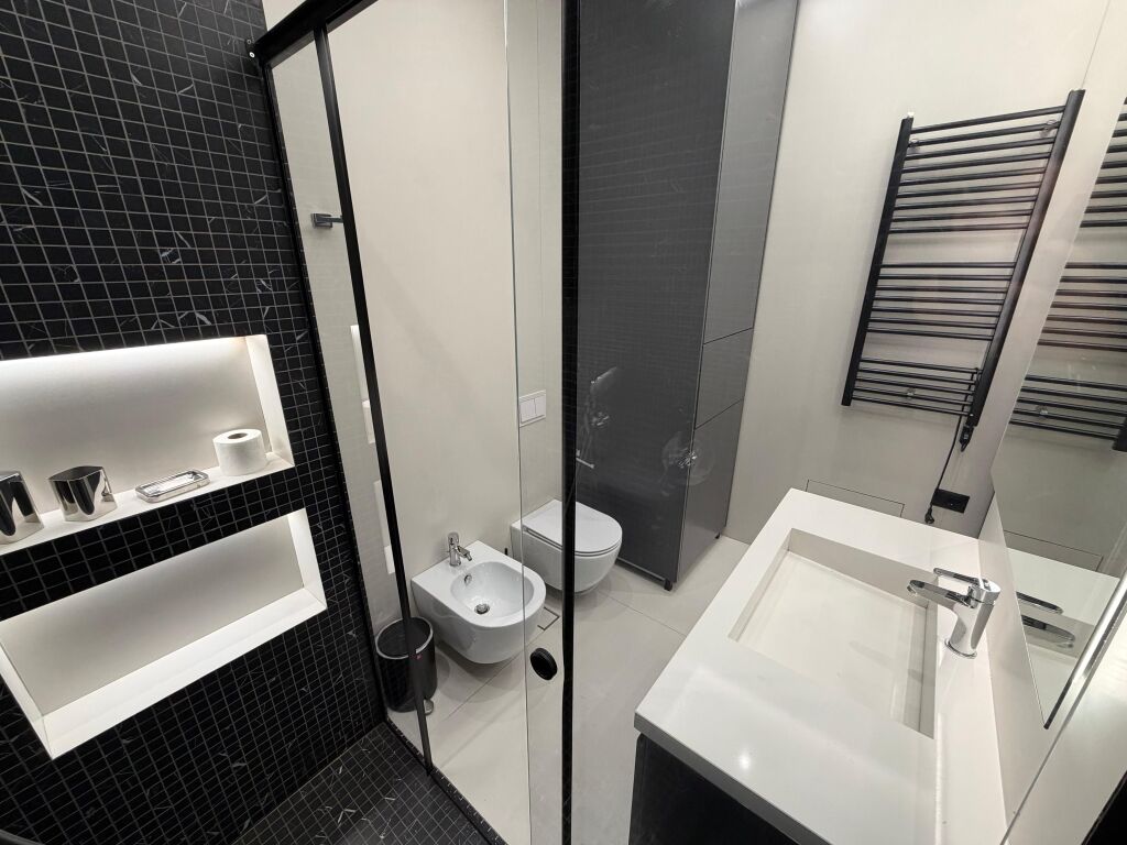 🏡 Luxurious apartment for rent 📍 Tirana Garden Building, 21 Dhjetori  🏢 12th floor (with 2 elevators) ✨ High standards and maximum comfort  💶 Price: 900€/month  