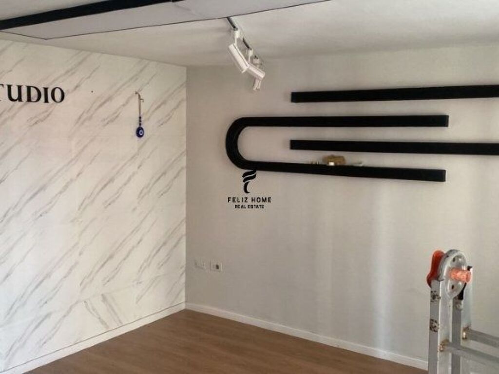 NEGOZIO IN AFFITTO 32 M2 STRADA DI DURRES 55.000 LEKE FH-69290
