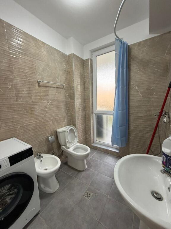 🏡 Apartament 2+1 me qira – Zona 5 Maji💰 Çmimi: 50,000 lekë/muaj