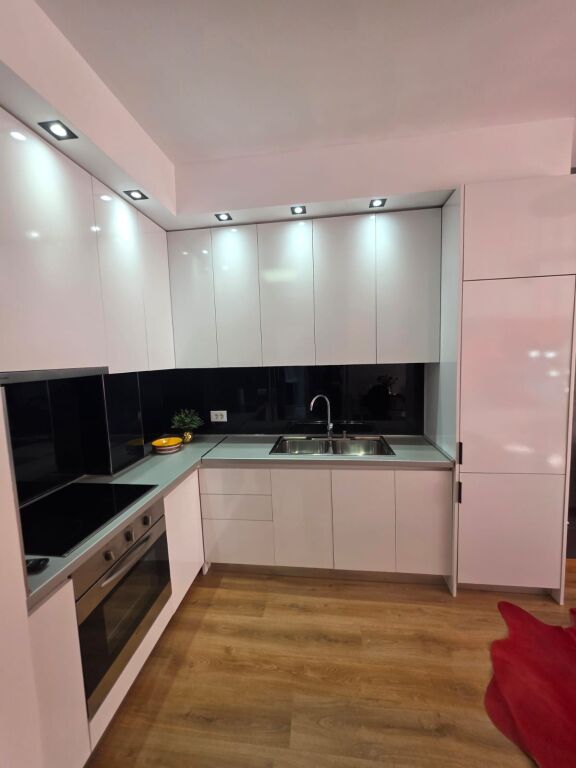 Appartamento 1+1 in vendita  Indirizzo: Mozaiku Tirana  6° piano  Arredato  Superficie 63 m2  Prezzo: 169.000 €