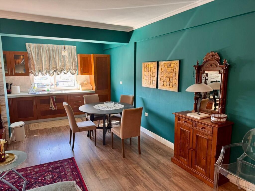 Apartament 2+1 per qira tek Blloku i Ambasadave.