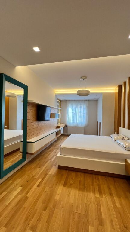 Jepet me qera 3+1+2 tek Komuna e Parisit