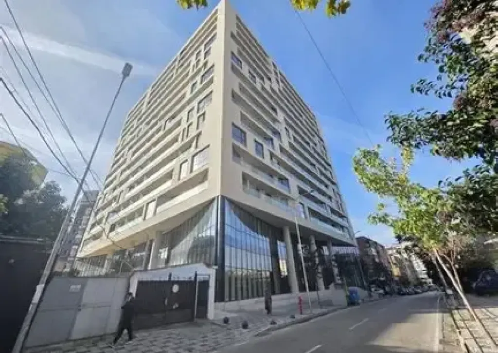 Commercial space for rent on Mine Peza Street