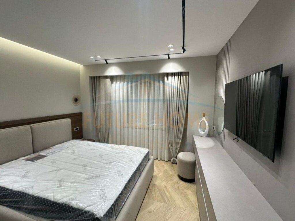 Qera, Apartament 1+1, Myslym Shyri, Tirane