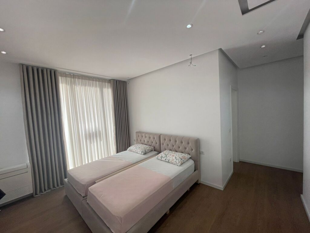 Apartment 3+1+2 for sale at Bulevardi i Ri