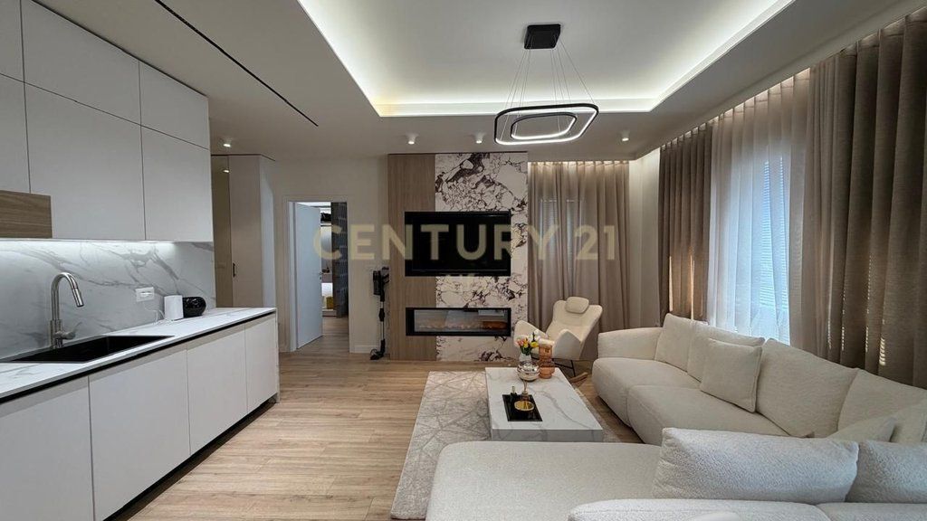 Vendesi in vendita super appartamento 1+1 a Zogu i Zi!