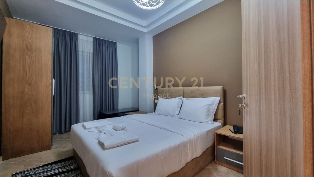 FOR RENT hotel with 15 rooms in Kombinat, 5,000€!