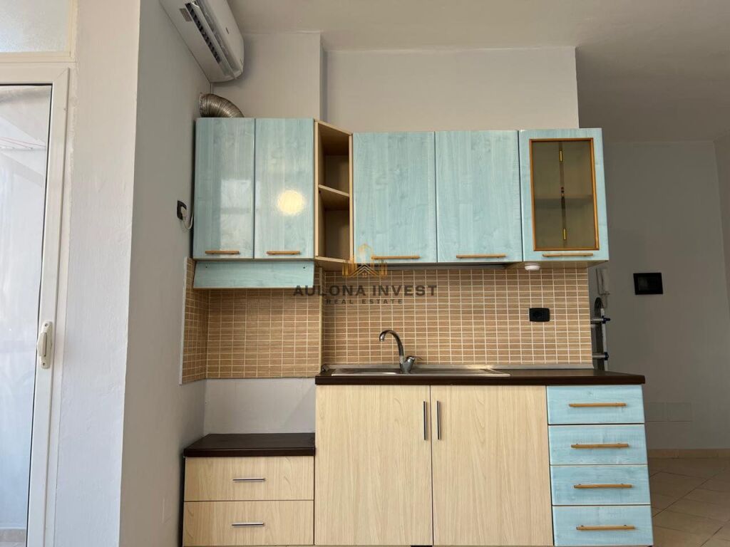 STUDIO IN VENDITA VICINO AL PORTO DI VLORE