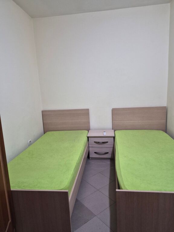 Tirane, Affittasi monolocale 1+1 Primo piano, 30 m² 300 Mila Lek (Via Qemal Stafa di fronte alla Scuola Fan Noli-2 min dal Mercato Nuovo)
