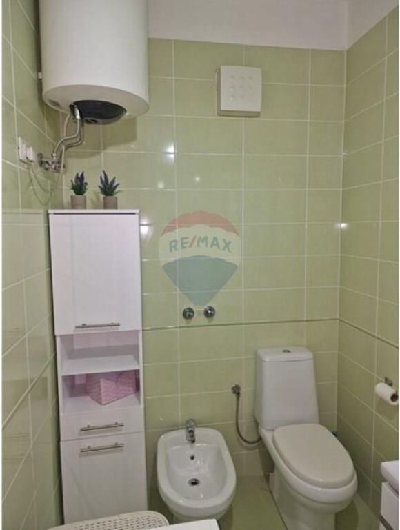 🏡 Apartment for rent at Komuna e Parisit ✨